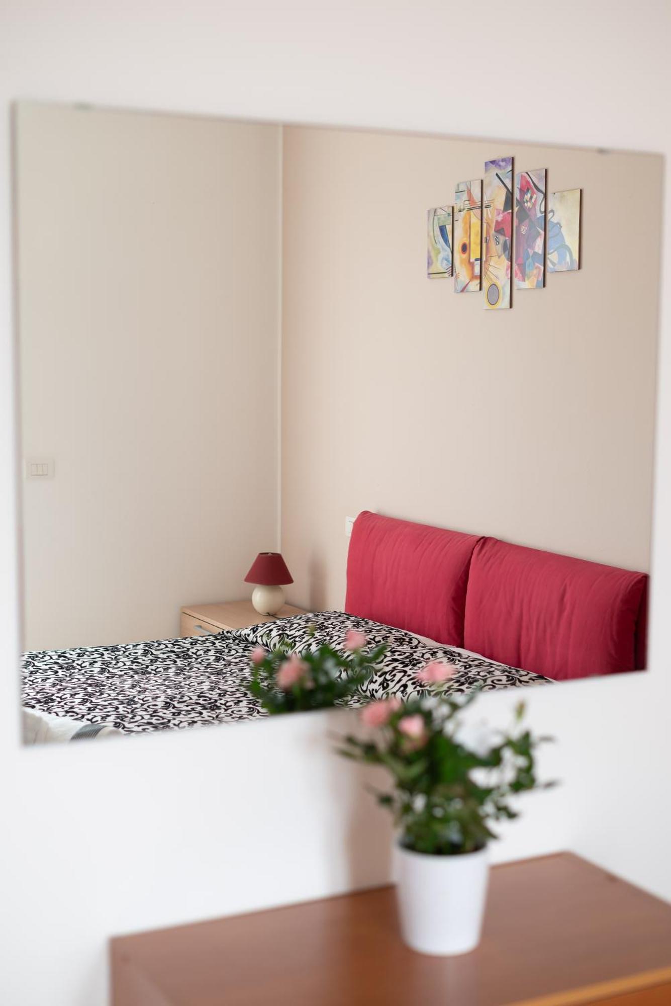 Terrazza Baciata Dal Sole Apartment Лацизе Екстериор снимка