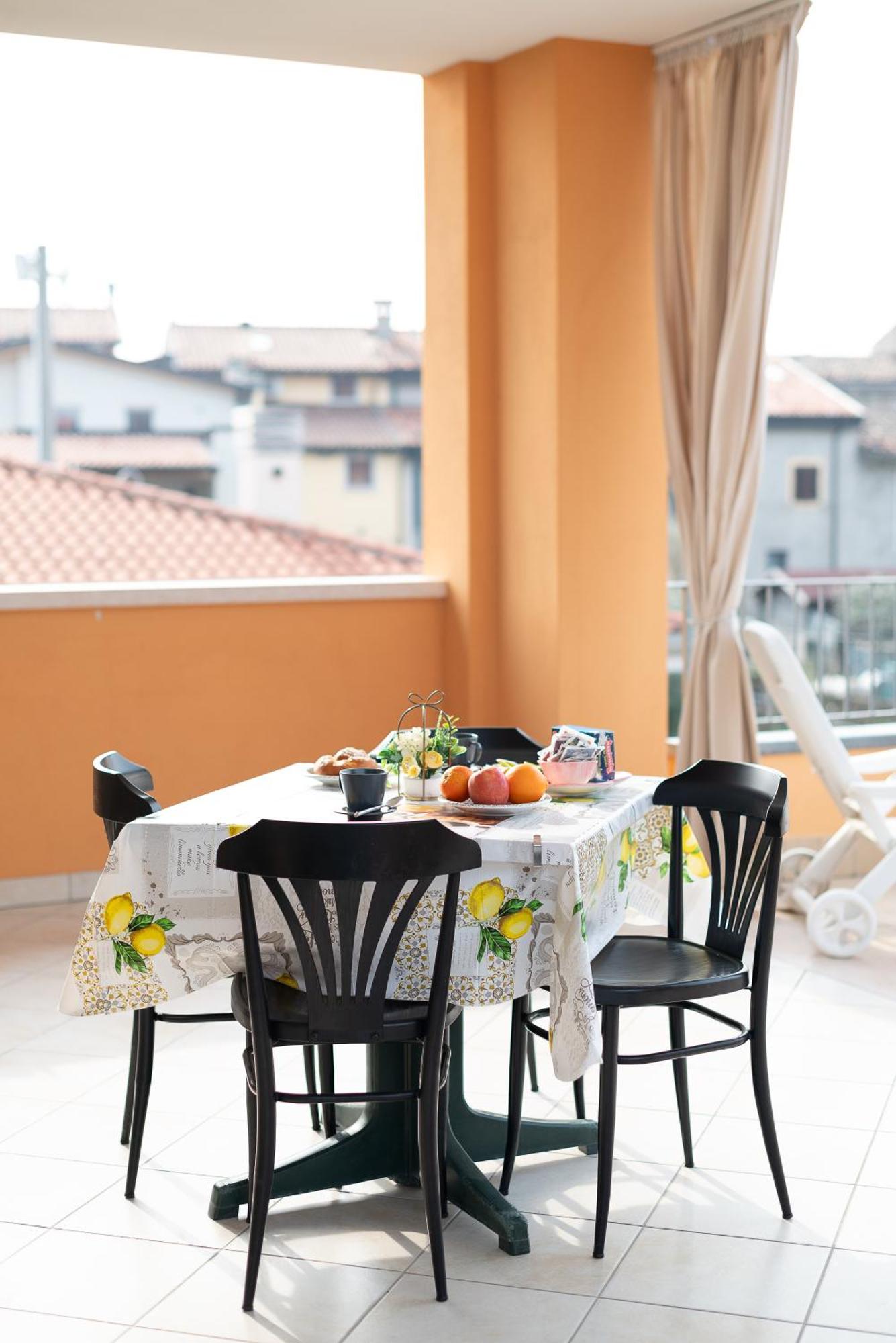 Terrazza Baciata Dal Sole Apartment Лацизе Екстериор снимка