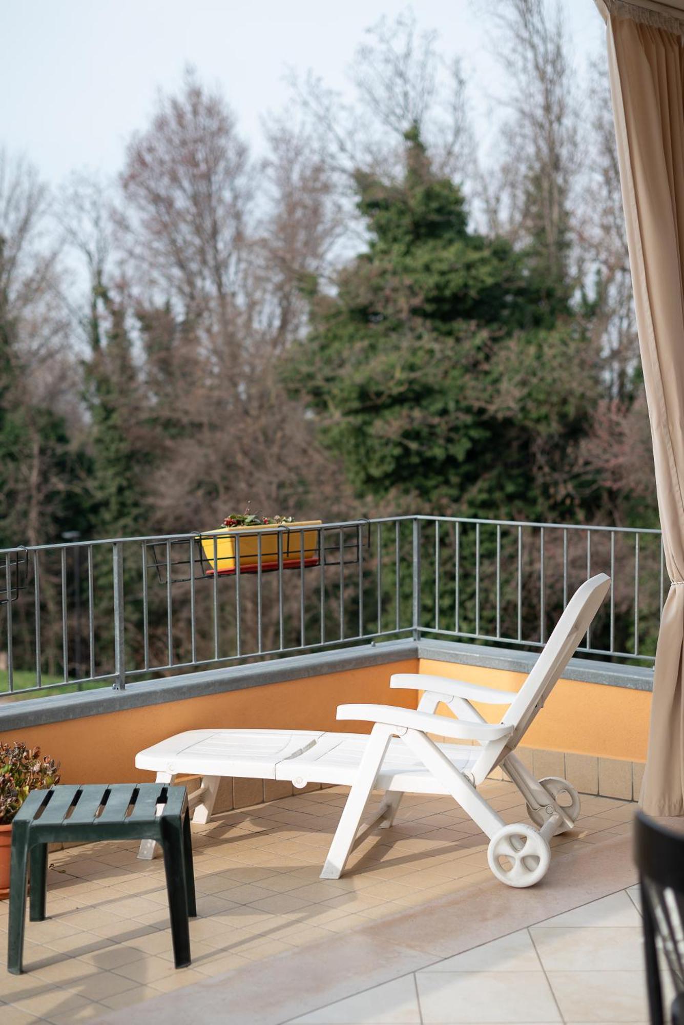 Terrazza Baciata Dal Sole Apartment Лацизе Екстериор снимка