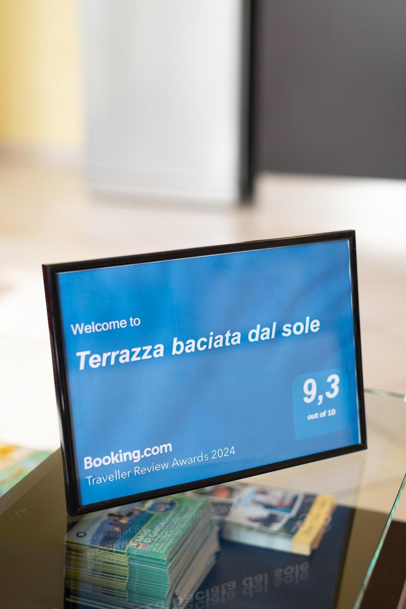 Terrazza Baciata Dal Sole Apartment Лацизе Екстериор снимка